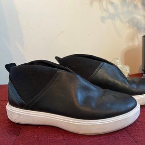 Under Armour UAS Capeside Crew Mid Sneaker